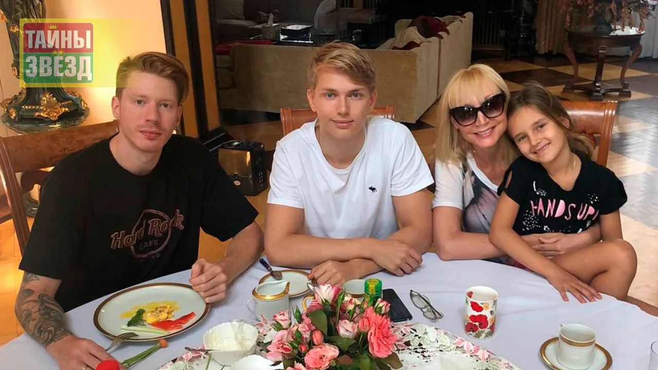 Дени Байсаров в центре