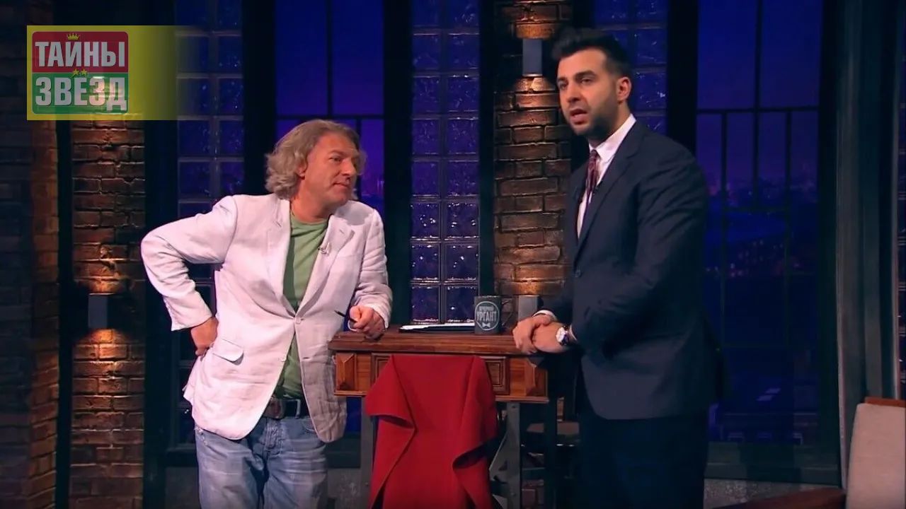 Александр Олейников (слева)