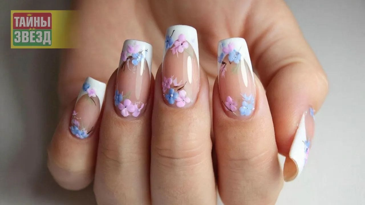 Французский цветочный маникюр