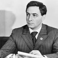 Вячеслав Тихонов