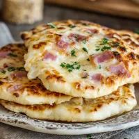 Лепешки с сыром и ветчиной