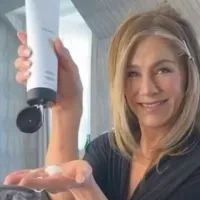 Дженнифер Энистон