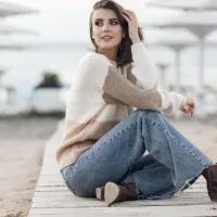 Девушка в джинсах