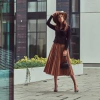 Девушка в юбке