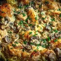 Лапша с курицей и грибами