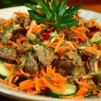 Салат из куриной печени