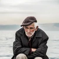 Пожилой мужчина