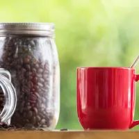 Банки с кофе