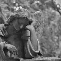 Скульптура на кладбище