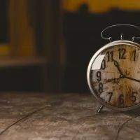 Старые часы