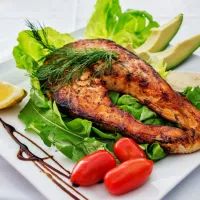 Стейк из красной рыбы