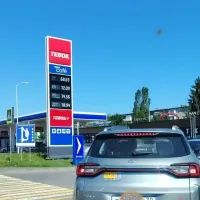 Очередь на АЗС