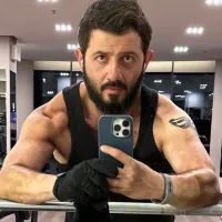 Михаил Галустян