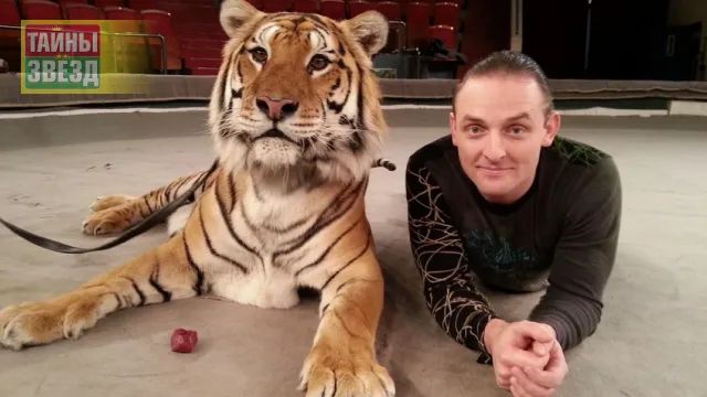 Аскольд Запашный (справа)