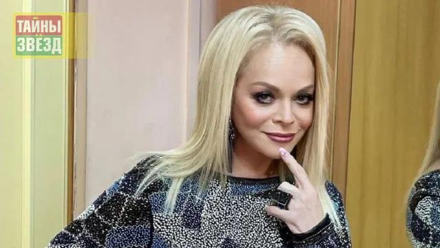 Лариса Долина