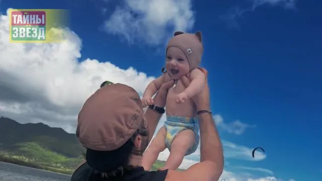 Илья Глинников со своим ребенком