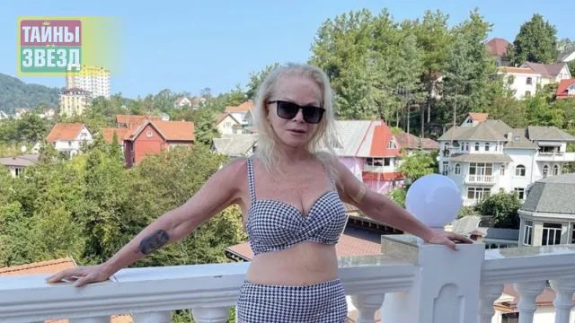 Лариса Долина