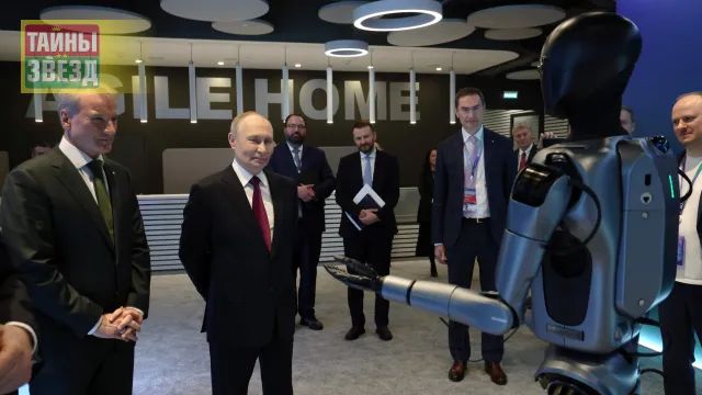 С председателем правления ПАО «Сбербанк» Германом Грефом в ходе презентации разработанного «Сбером» первого российского антропоморфного робота